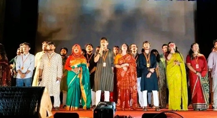 বাকৃবির নবীন বরণে টিম উৎসবের বর্ণাঢ্য সাংস্কৃতিক সন্ধ্যা